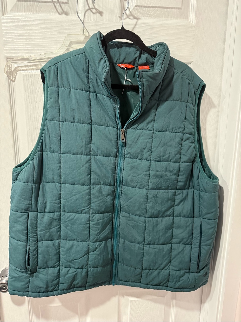 Merrell men’s Teal Quilted Puffer Vest, size XXL, some light staining